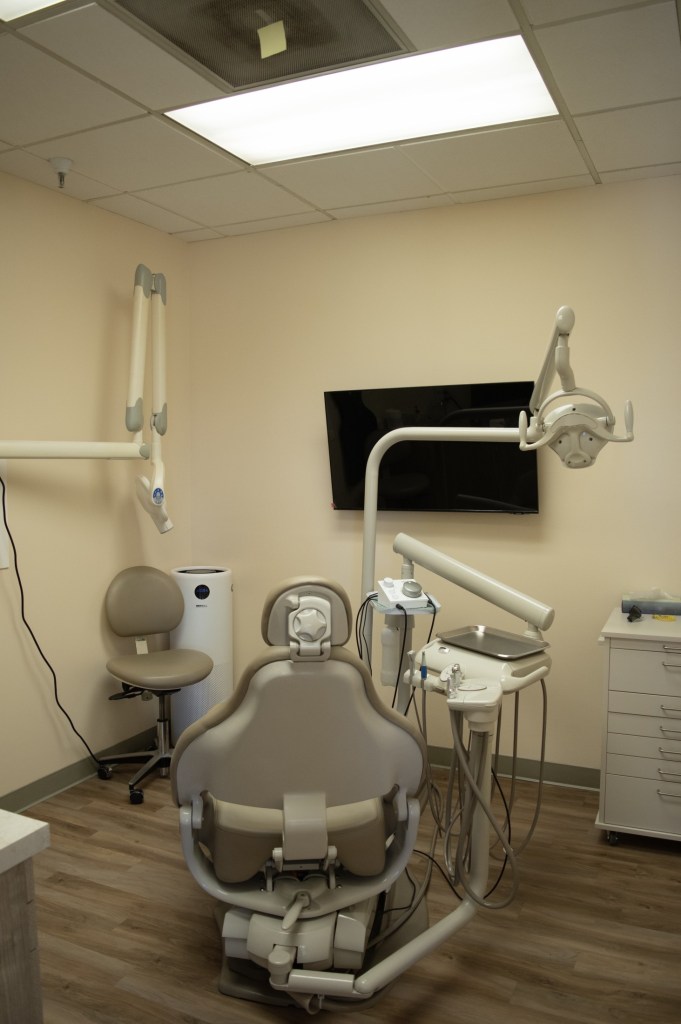 Procedure room with dental chair
